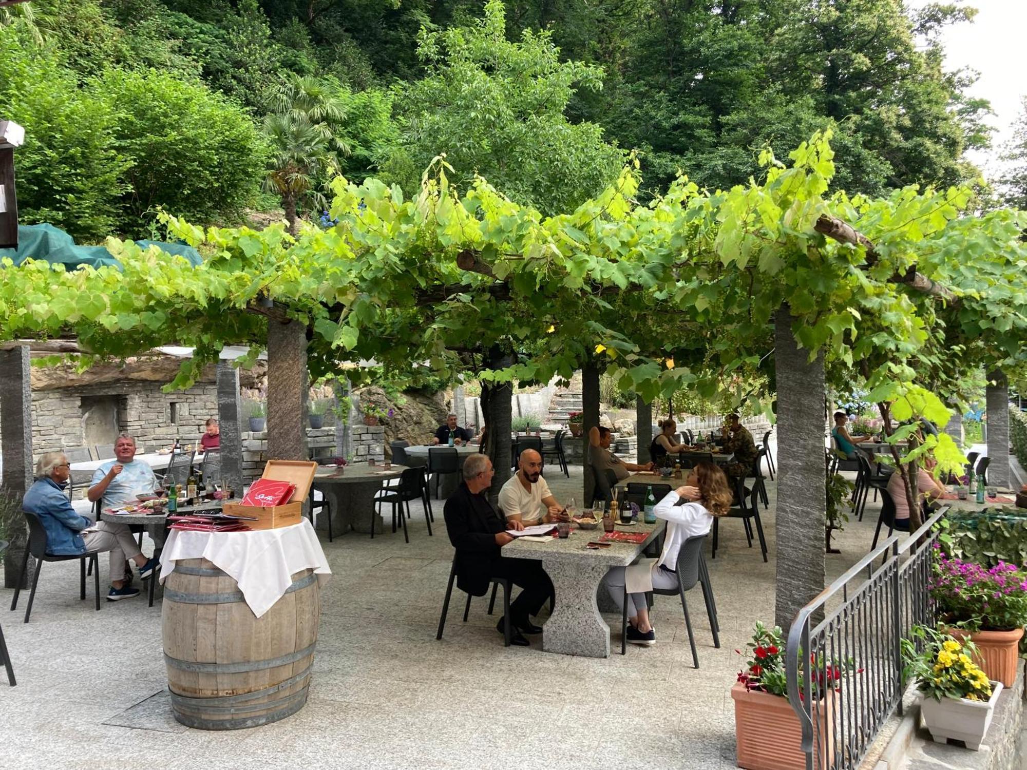 Hotel Ristorante Grotto Serta Lamone Εξωτερικό φωτογραφία