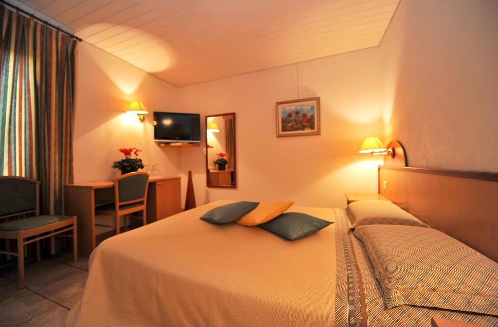 Hotel Ristorante Grotto Serta Lamone Εξωτερικό φωτογραφία